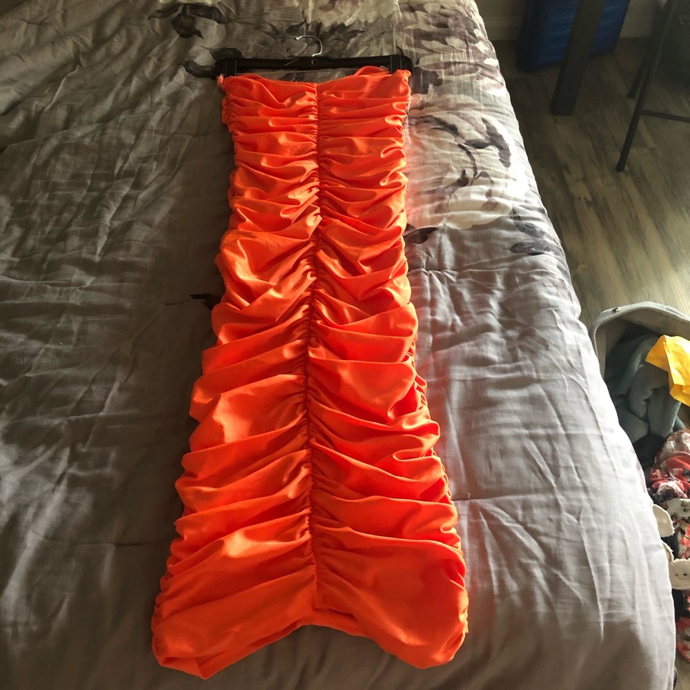 Dress - Picture 3 of 3